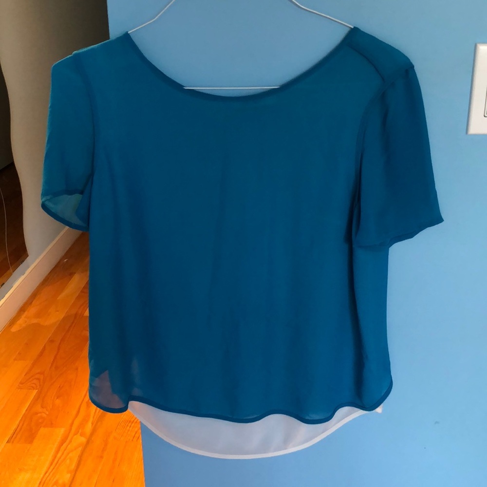 DKNYC blue and white top